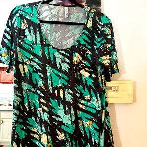 LuLaRoe M perfect - floral top worn one time